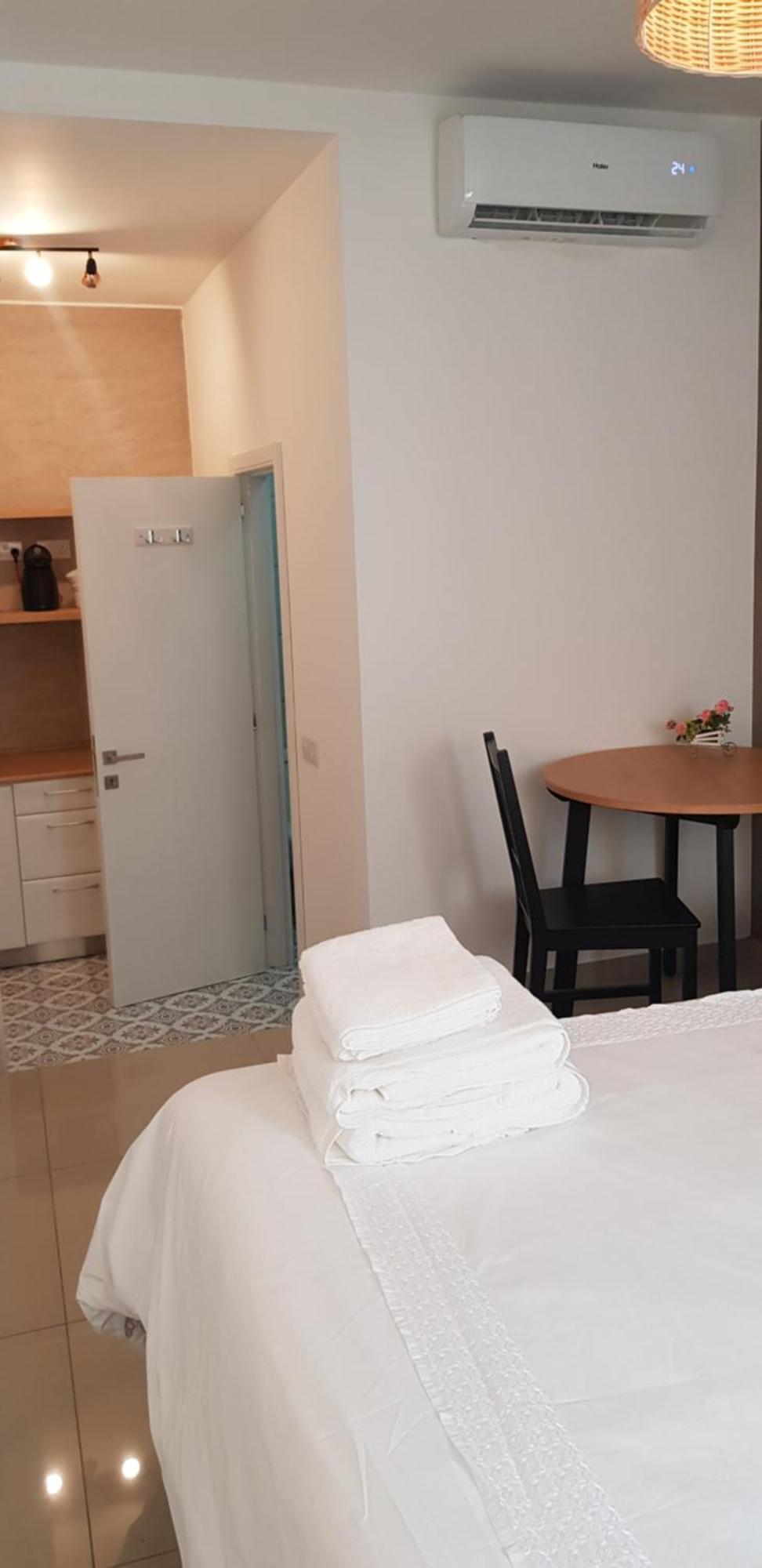 Bright & Modern Studio,sliema سليمة
